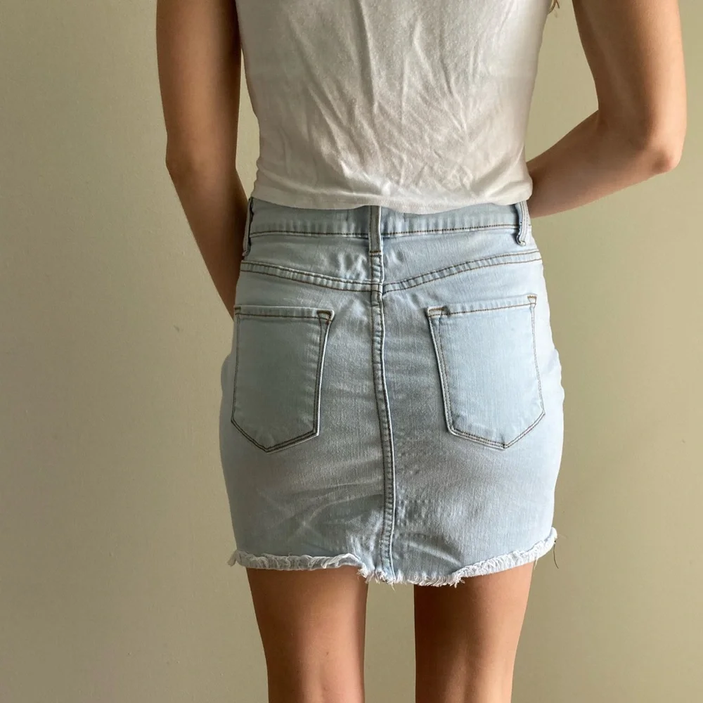 O2 Denim Mini Skirt Size Medium - Picture 3 of 8